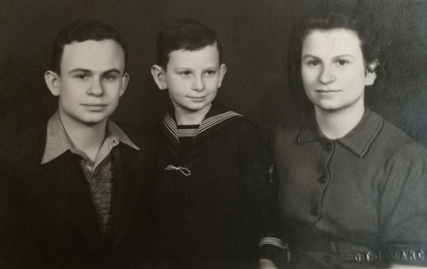 Није знала да логор има гасне коморе, копала је ровове и не зна где су јој сахрањени родитељи и млађи брат: Борбала (98) је преживела пакао Аушвица и поново се тамо вратила са Аном Брнабић